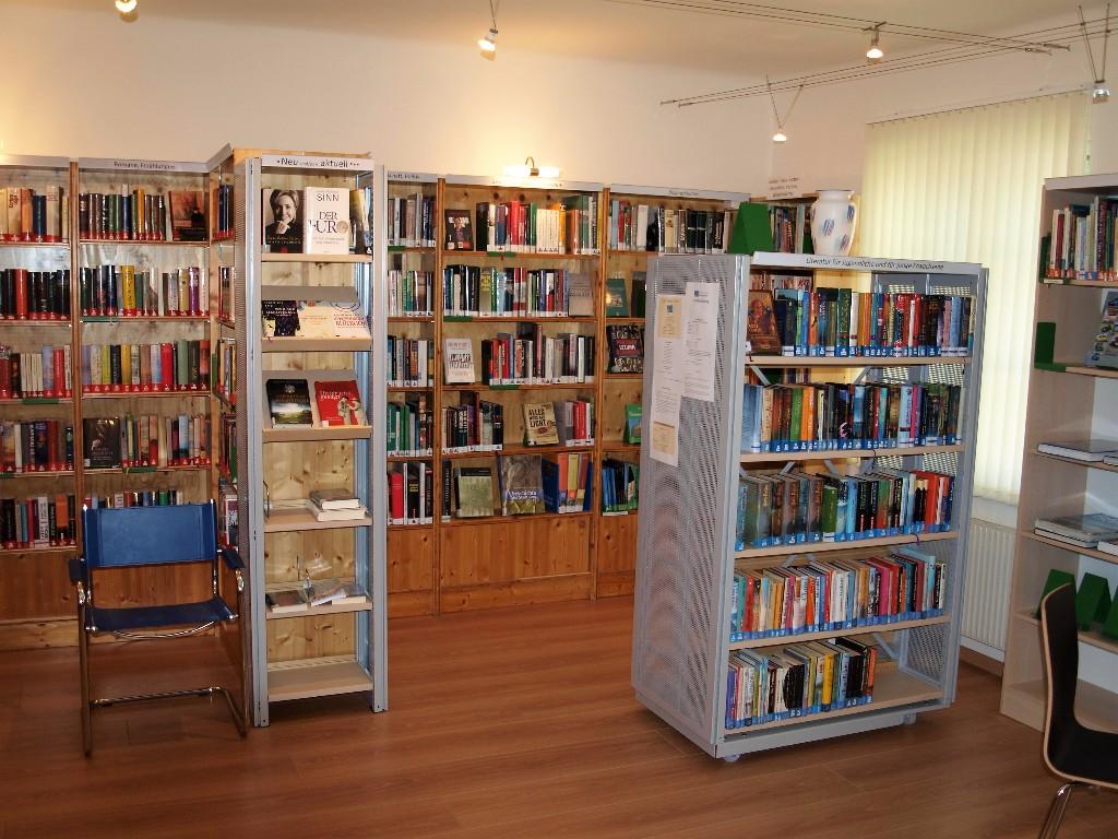 Regale: Sachbücher